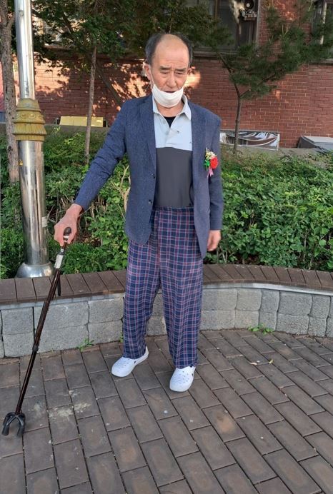 000 어르신 산책시간 한 컷!